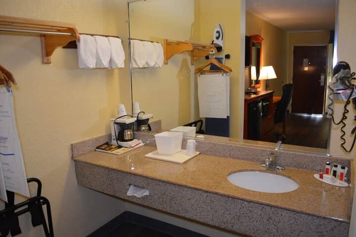 Bathroom sink