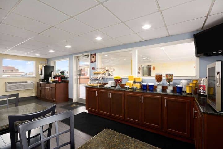 Breakfast area